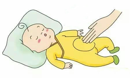 新生兒經(jīng)常憋氣發(fā)力，手腳亂蹬，咋回事？