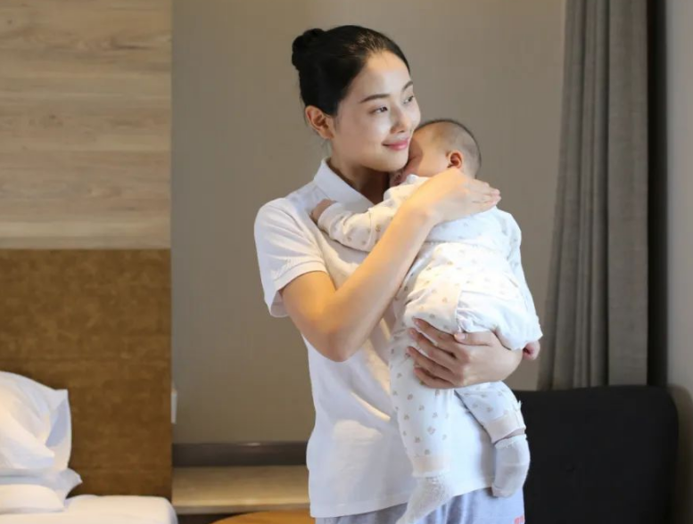 新生兒多久可以抱出門？需要注意什么？新手爸媽要知道