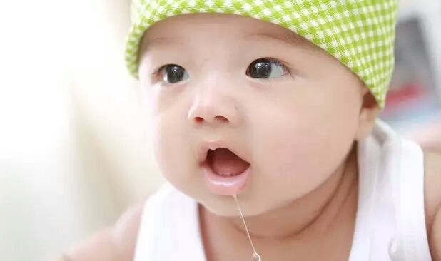 如何護(hù)理寶寶口水疹？