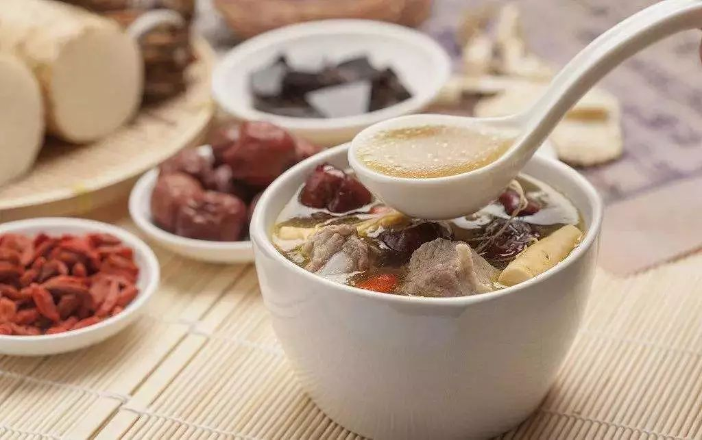 不同體質(zhì)的產(chǎn)婦月子餐怎么吃？