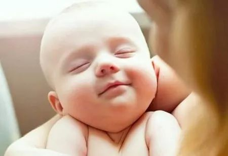 45天的新生兒有3天沒有拉臭臭了，是出現(xiàn)什么問題了嗎？