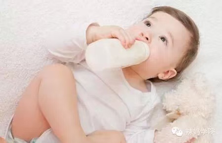 這六種奶千萬不要給寶寶喝當(dāng)媽的必看