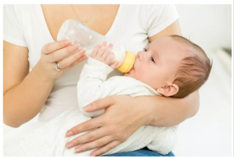 各年齡階段的寶寶怎樣喂奶才不會(huì)過量？