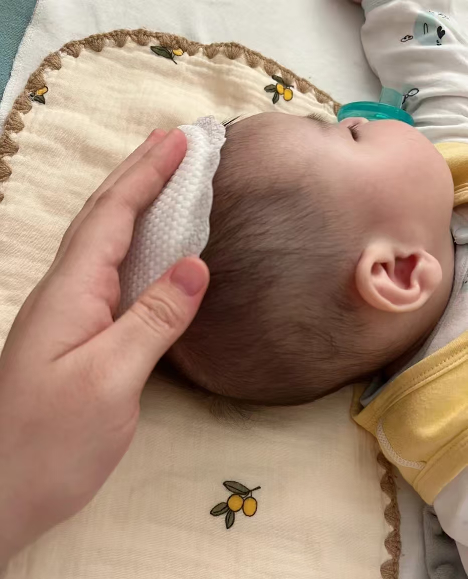 嬰兒鼻子不通氣鼻塞怎樣快速解決